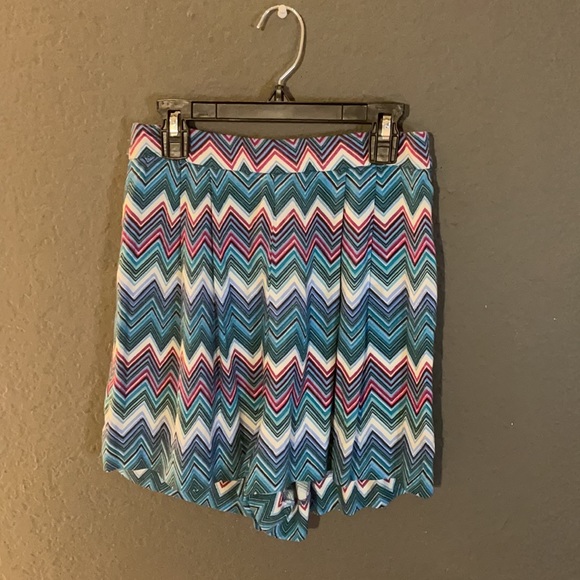 High Waisted Chevron Print Cotton Shorts - Picture 3 of 3